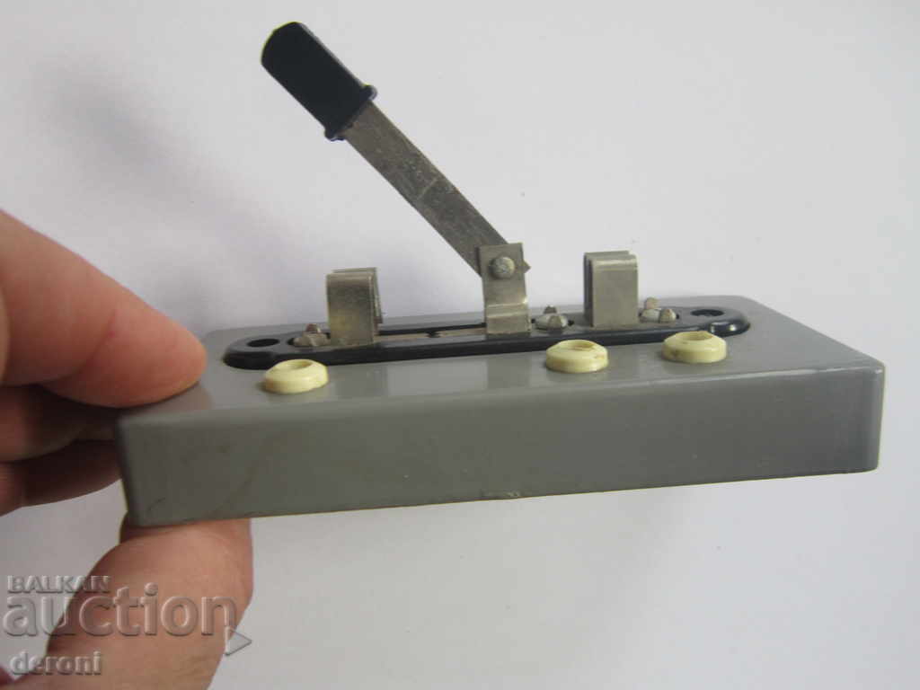 Old Bakelite key switch 2 - 5 Old Bakelite key switch 2 - 5