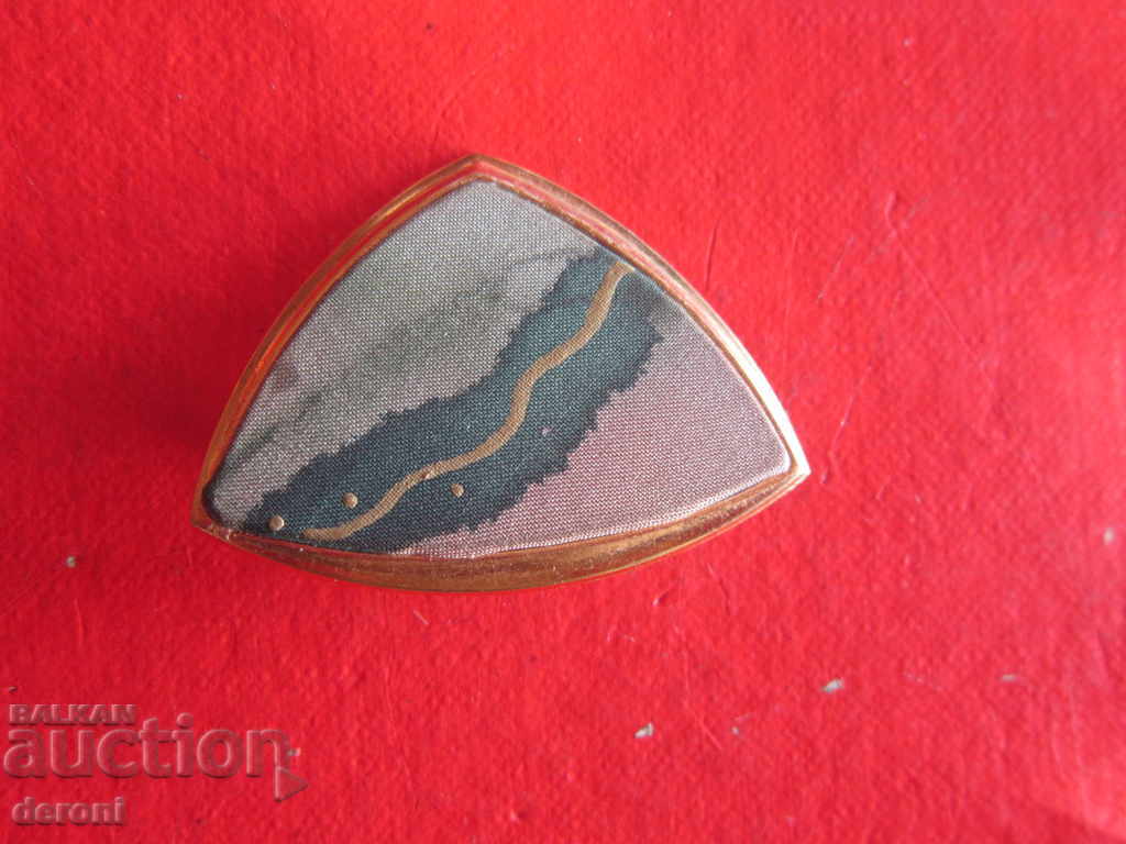 Gold-plated brooch with price 10.00 BGN | € 5.11