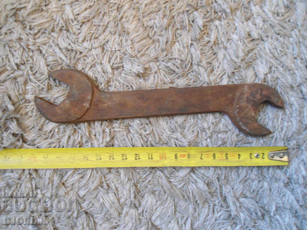 Auction Old key Auction Old key