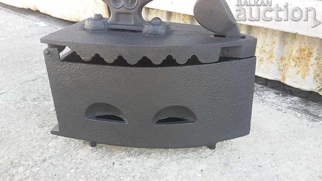 Παλιά σιδήρου στην πυρκαγιά με τιμή 51.00 BGN | € 26.08 Παλιά σιδήρου στην πυρκαγιά με τιμή 51.00 BGN | € 26.08