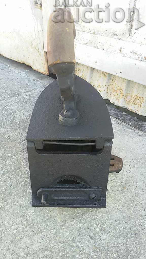 Δημοπρασία Παλιά σιδήρου στην πυρκαγιά Δημοπρασία Παλιά σιδήρου στην πυρκαγιά