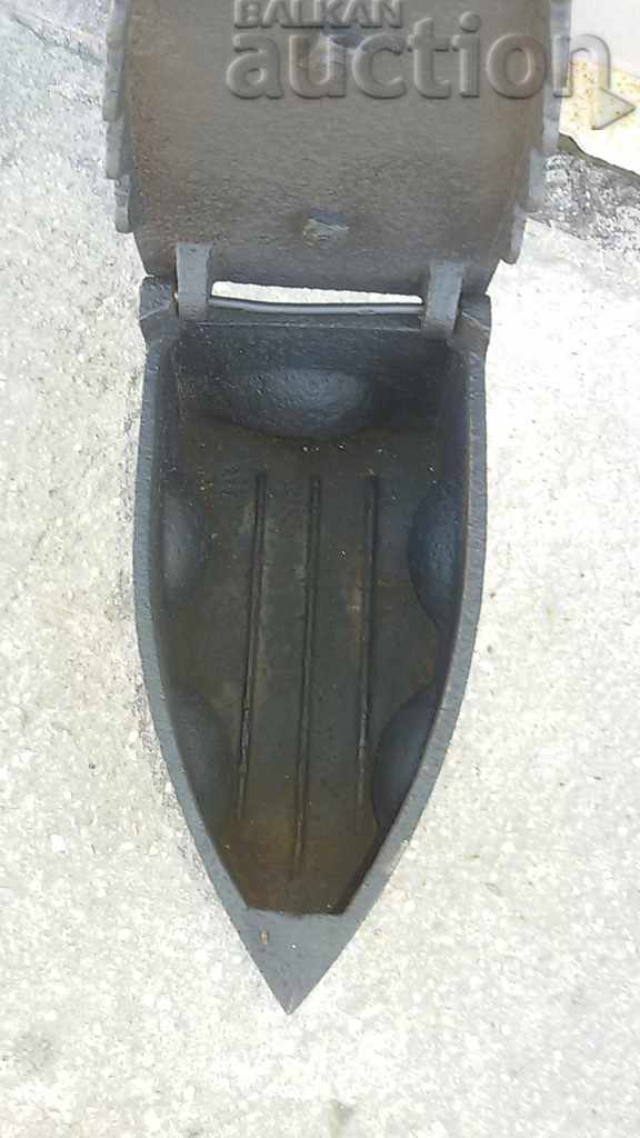 Παλιά σιδήρου στην πυρκαγιά - 7 Παλιά σιδήρου στην πυρκαγιά - 7