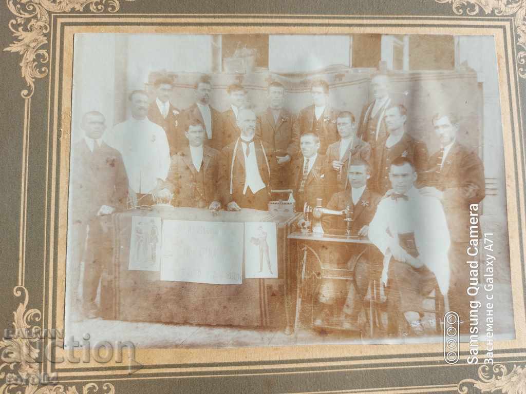 SOFIA - SEWERS - SEWING MACHINE - IRON - 6 SOFIA - SEWERS - SEWING MACHINE - IRON - 6