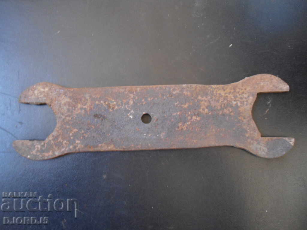 Стар ключ с цена 3.00 лв. | € 1.53 Стар ключ с цена 3.00 лв. | € 1.53