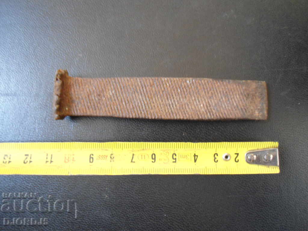 Auction An old tool, a chopper Auction An old tool, a chopper