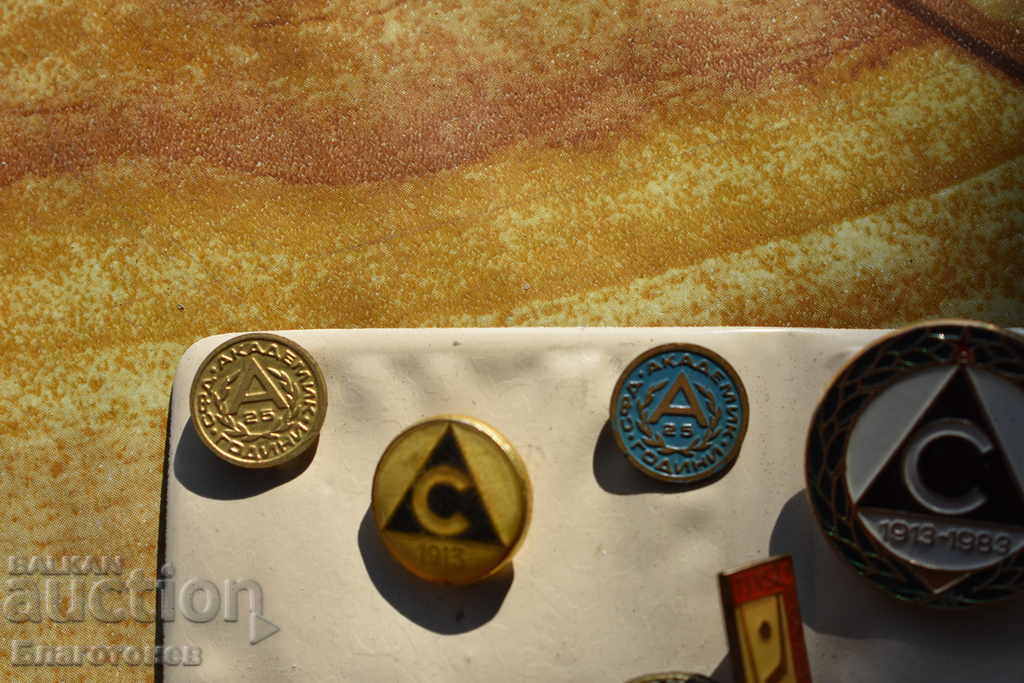 Football badges Slavia, Academic with price 40.00 BGN | € 20.45 Football badges Slavia, Academic with price 40.00 BGN | € 20.45