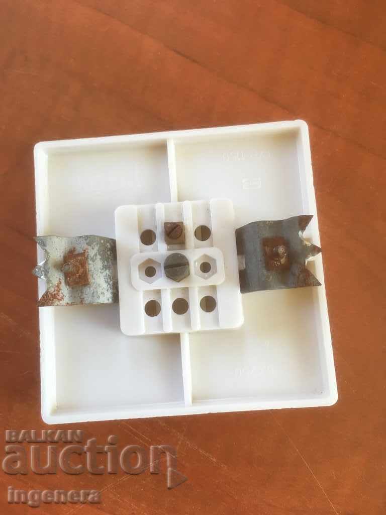 OLD BAKELITE ELECTRIC WRENCH with price 9.00 BGN | € 4.60 OLD BAKELITE ELECTRIC WRENCH with price 9.00 BGN | € 4.60