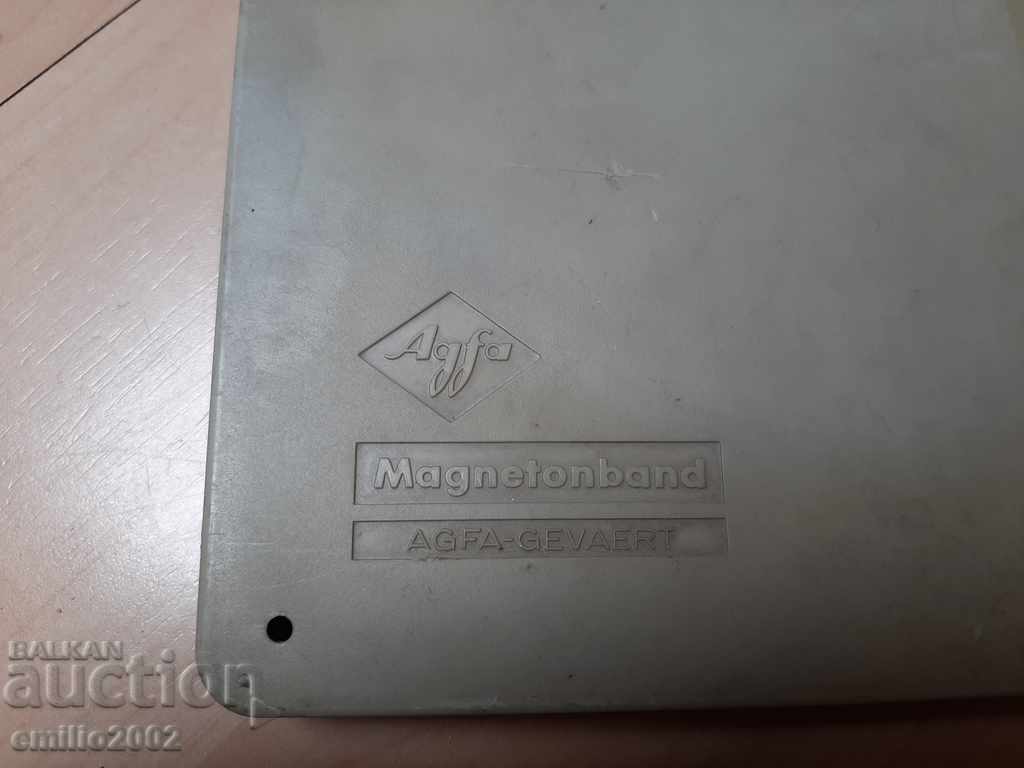 Delivery of Tape recorder with interesting recording 1975 Delivery of Tape recorder with interesting recording 1975