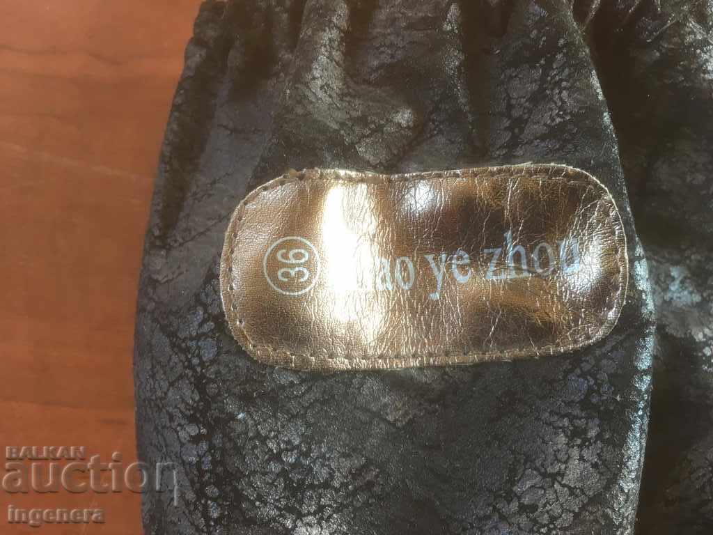 Auction CASE BAG MAKEUP BAG, VALUES AND OTHER Auction CASE BAG MAKEUP BAG, VALUES AND OTHER