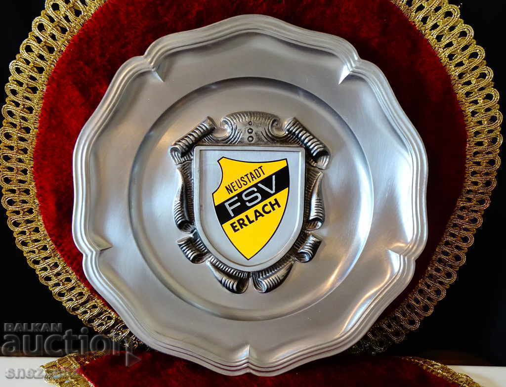 Калаена чиния,пано от калай,футбол,650 гр. Калаена чиния,пано от калай,футбол,650 гр.