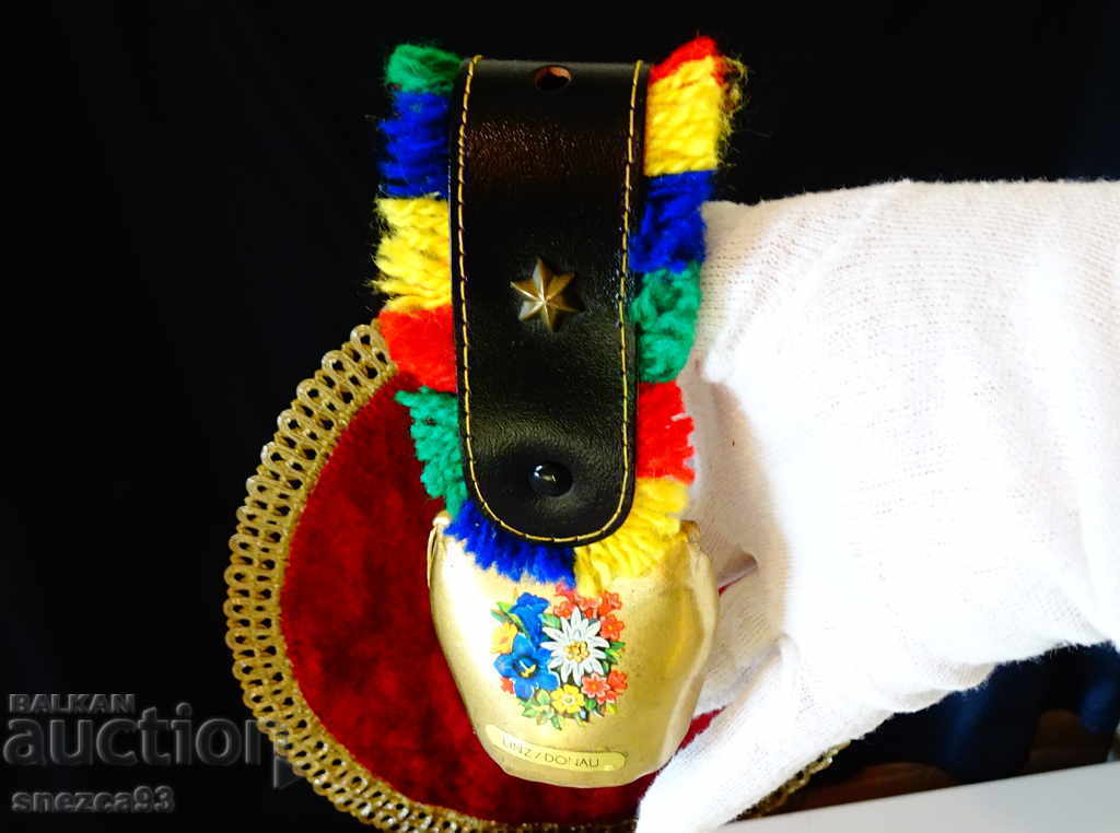 Δημοπρασία Τσάντα από βαμβάκι με δερμάτινο λουρί, κρεμάστρα από Linz Δημοπρασία Τσάντα από βαμβάκι με δερμάτινο λουρί, κρεμάστρα από Linz