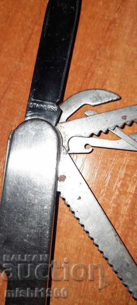 An old pocket knife with price 3.00 BGN | € 1.53