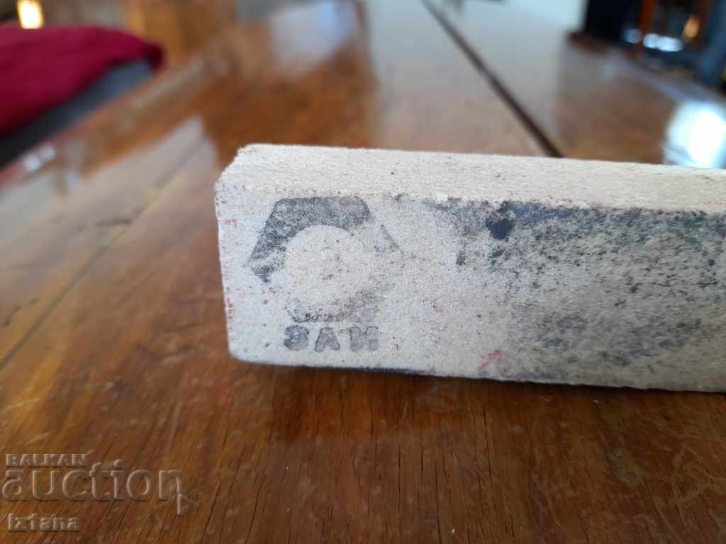 Delivery of Old sharpener for blades, knives Delivery of Old sharpener for blades, knives