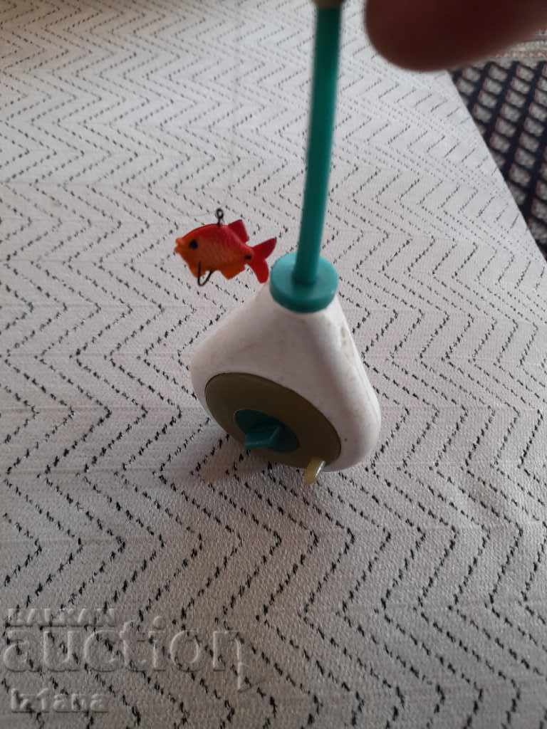 Old toy fishing rod - 6