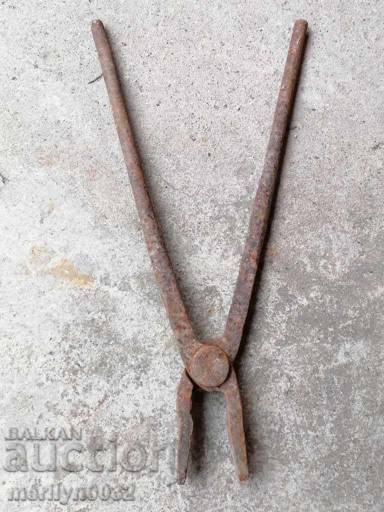 Auction Forging pliers wrought iron tool Auction Forging pliers wrought iron tool