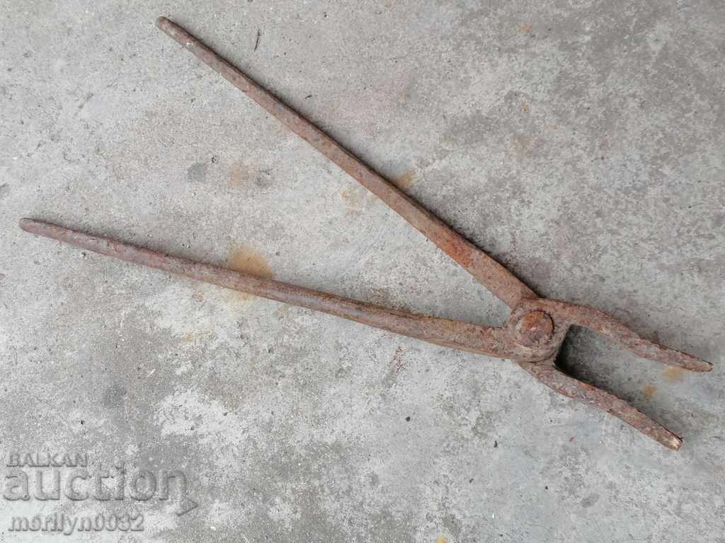 Delivery of Forging pliers wrought iron tool Delivery of Forging pliers wrought iron tool