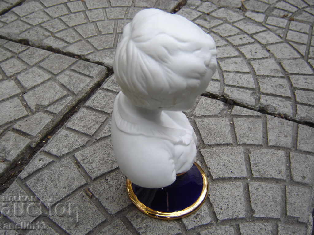 STAR PORCELAIN FIGURE STATUETTE - 5