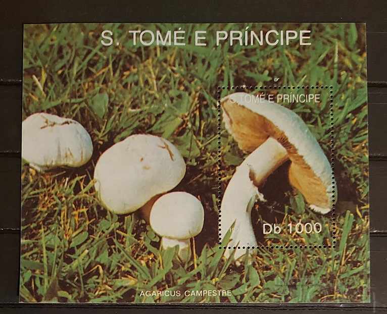 Sao Tome și Principe 1992 Flora / Mushroom Block MNH