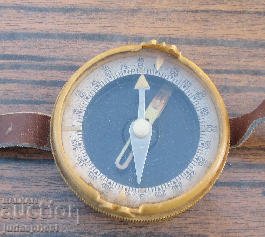 παλιά στρατιωτική πυξίδα χειρός πιλότων της Ρωσικής Σοβιετικής Πολεμικής Αεροπορίας με τιμή 25.00 BGN | € 12.78 παλιά στρατιωτική πυξίδα χειρός πιλότων της Ρωσικής Σοβιετικής Πολεμικής Αεροπορίας με τιμή 25.00 BGN | € 12.78