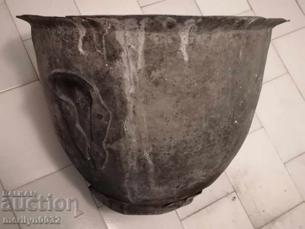 200 year old font 48/37 cm for water baptism copper copper vessel with price 595.00 BGN | € 304.22