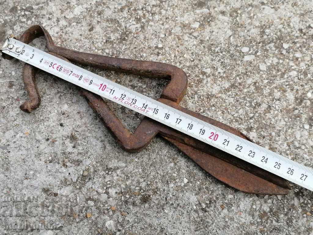 Δημοπρασία Παλιά ψαλίδι από σφυρήλατο σίδερο, μαχαίρι, ψαλίδι από σφυρήλατο σίδερο Δημοπρασία Παλιά ψαλίδι από σφυρήλατο σίδερο, μαχαίρι, ψαλίδι από σφυρήλατο σίδερο