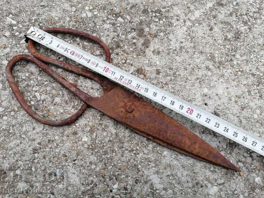 Delivery of Old wrought iron scissors, knife, wrought iron scissors Delivery of Old wrought iron scissors, knife, wrought iron scissors