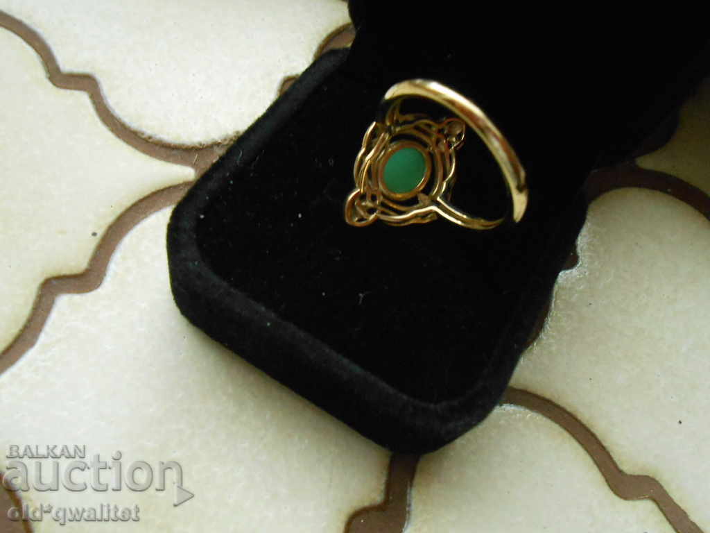 Licitație INEL DE AUR SUPERBAT, aur 375 cu Crisopraza naturala Licitație INEL DE AUR SUPERBAT, aur 375 cu Crisopraza naturala