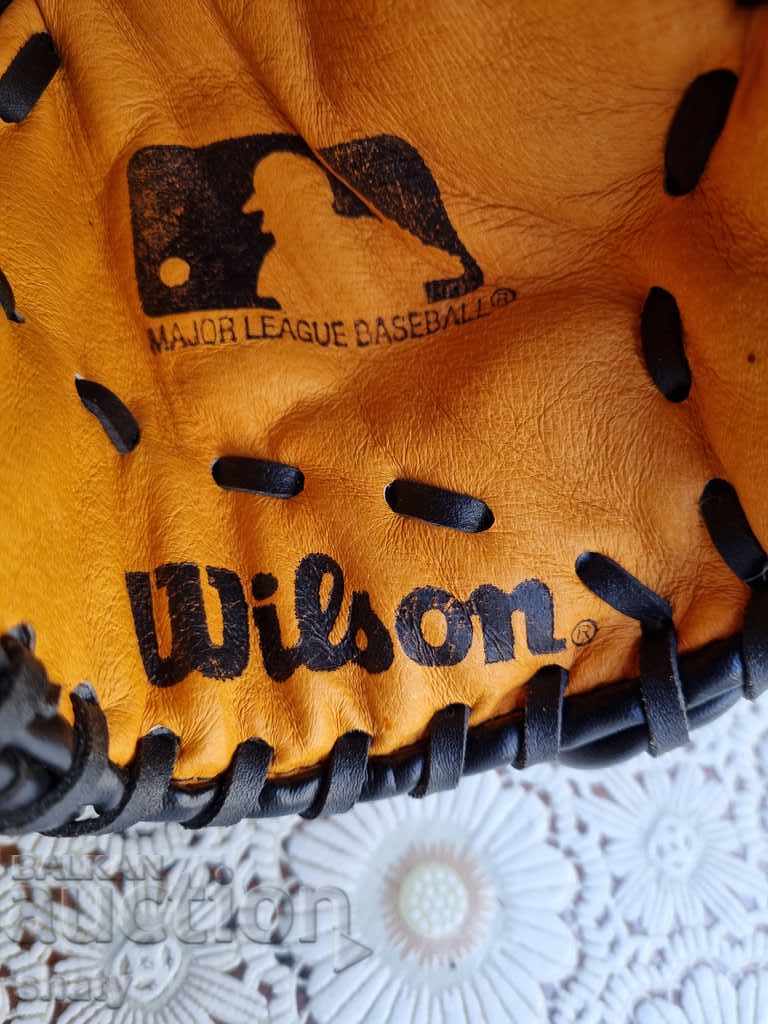 Delivery of Leather baseball glove Delivery of Leather baseball glove