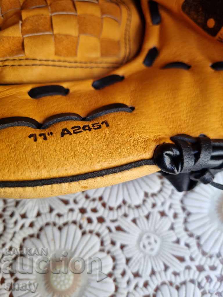 Leather baseball glove - 5 Leather baseball glove - 5