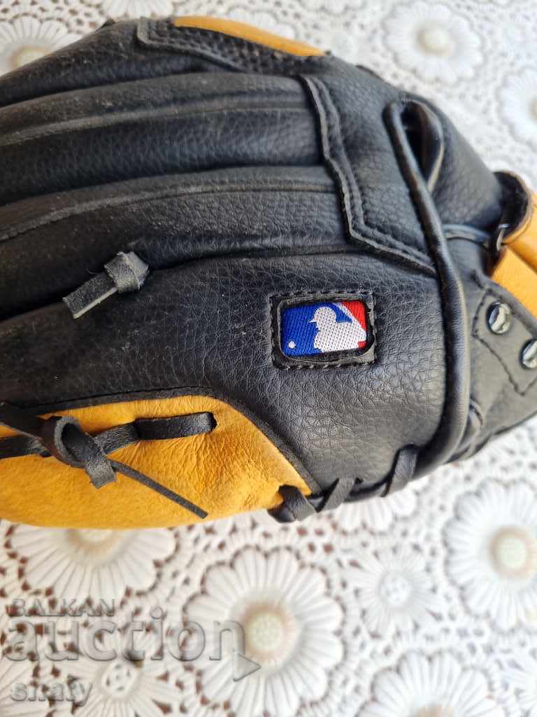 Leather baseball glove - 6 Leather baseball glove - 6