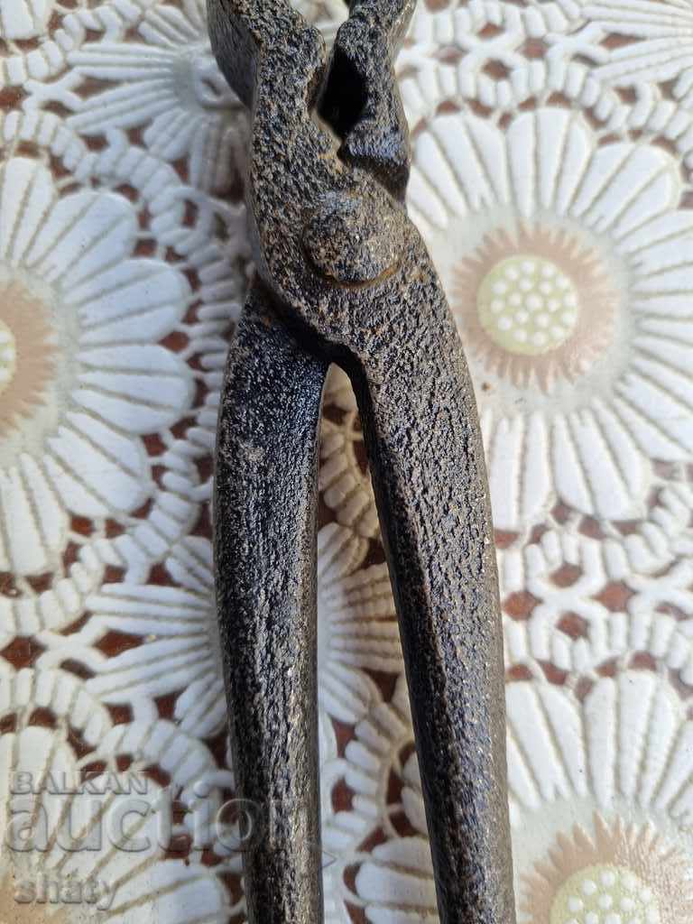 Auction Old tool Auction Old tool