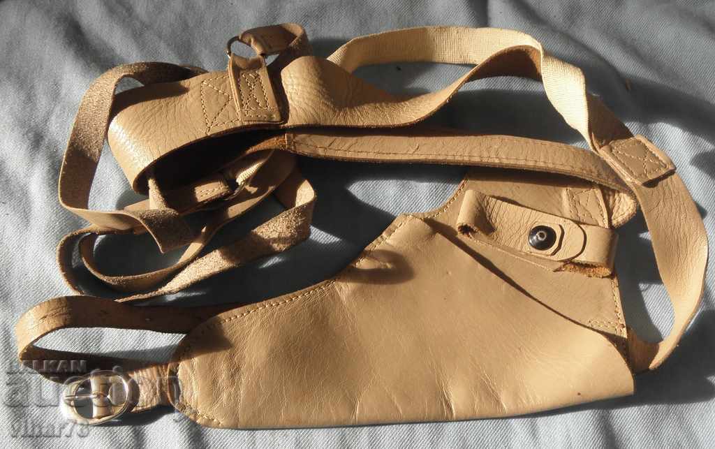 pistol holster with price 49.99 BGN | € 25.56 pistol holster with price 49.99 BGN | € 25.56