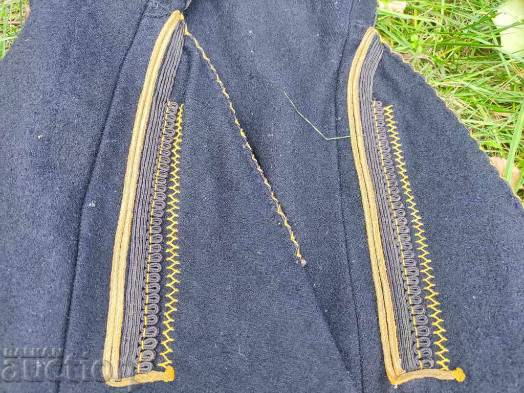 Delivery of Saya, sukman, costume, gold tinsel, gaitan...