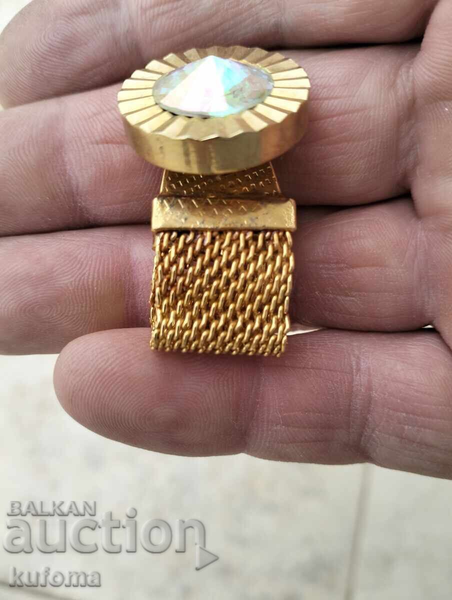 Delivery of Old gold-plated cufflinks with stones