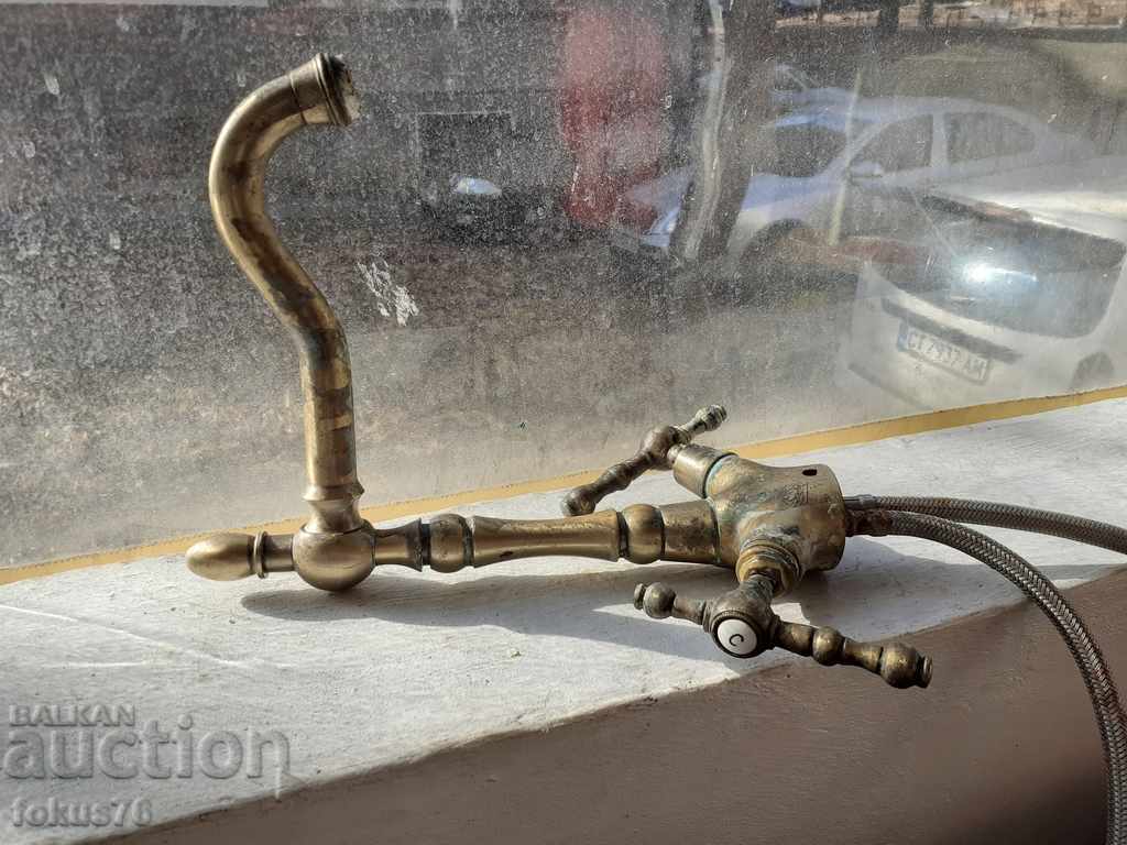 Old bronze faucet with price 290.00 BGN | € 148.27 Old bronze faucet with price 290.00 BGN | € 148.27