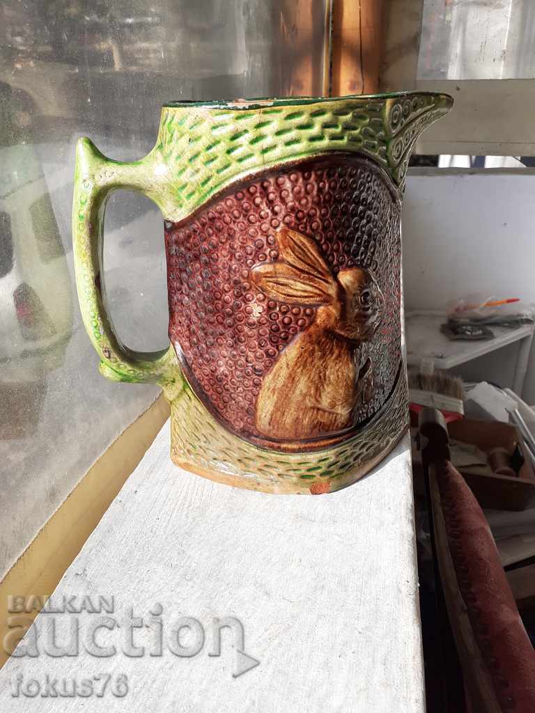 Delivery of Large jug of Trojan pottery Delivery of Large jug of Trojan pottery