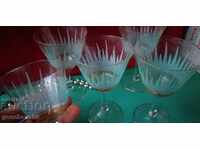 Căni retro de vin cu picior înalt și email