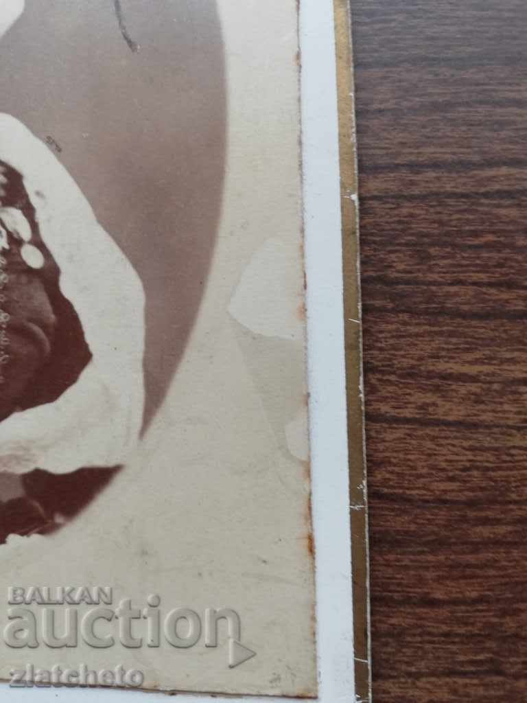 Delivery of Old photo cardboard