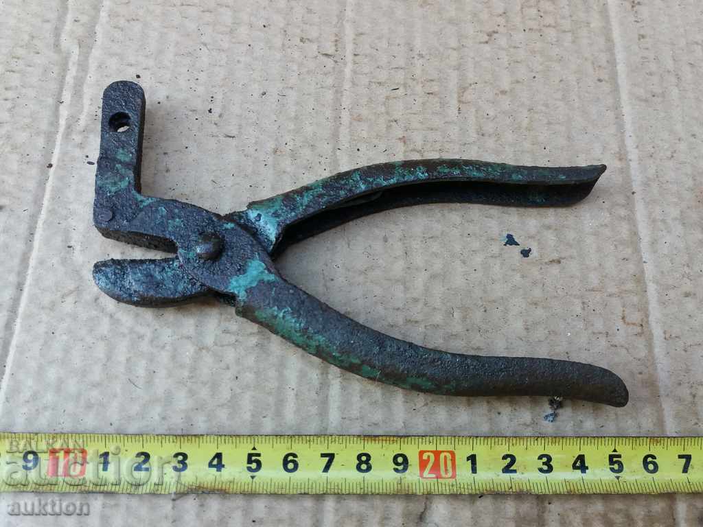 Auction REVIVAL PLIERS FOR CHAPRAZ, PAFTI, ETC. Auction REVIVAL PLIERS FOR CHAPRAZ, PAFTI, ETC.