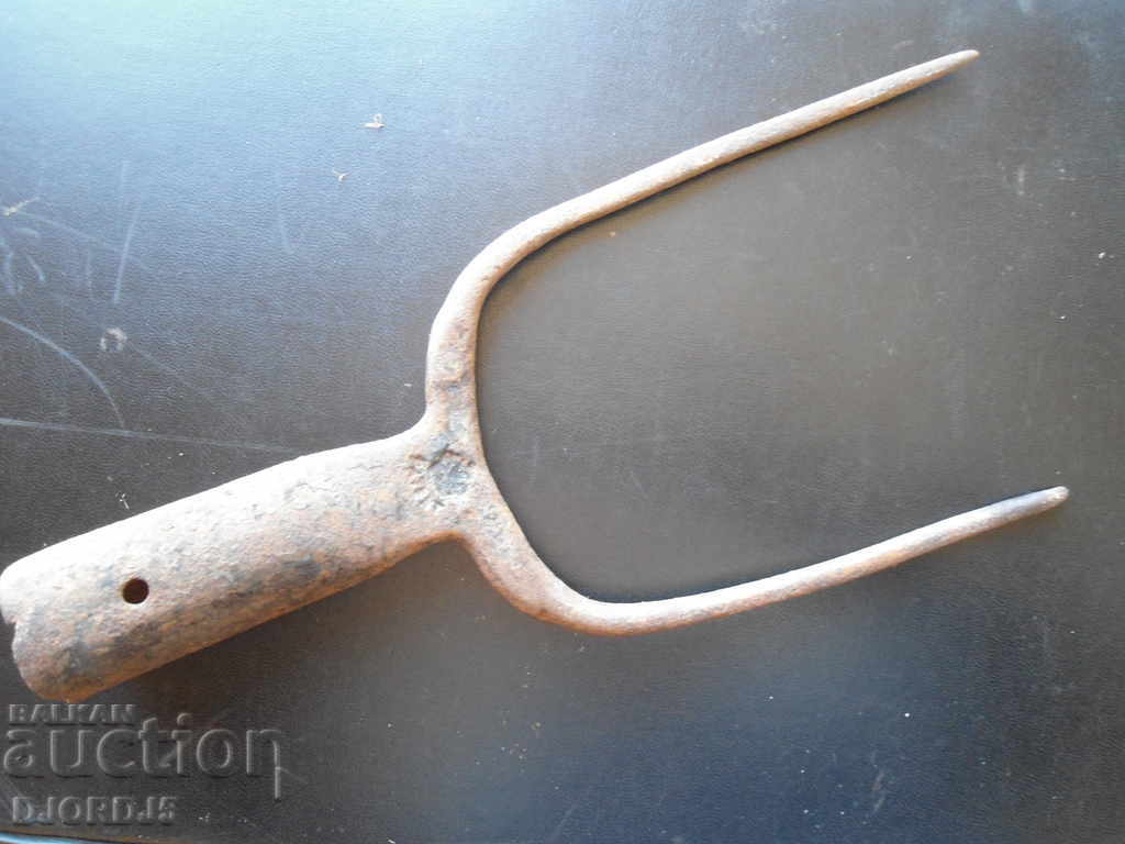 Old agricultural implements, PATENT marking with price 6.00 BGN | € 3.07