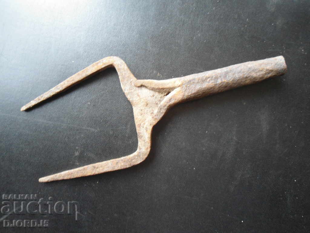 Ancient anvil with price 4.00 BGN | € 2.05