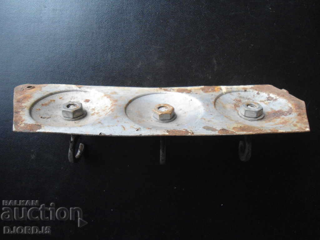 Delivery of An old metal hanger Delivery of An old metal hanger