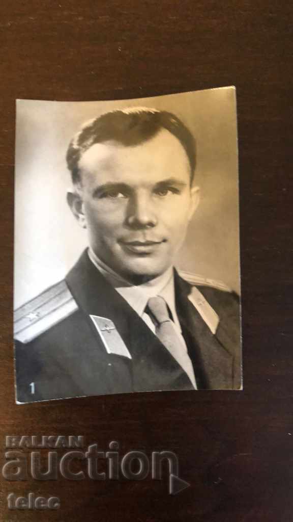 Delivery of Yuri Gagrin - two photos