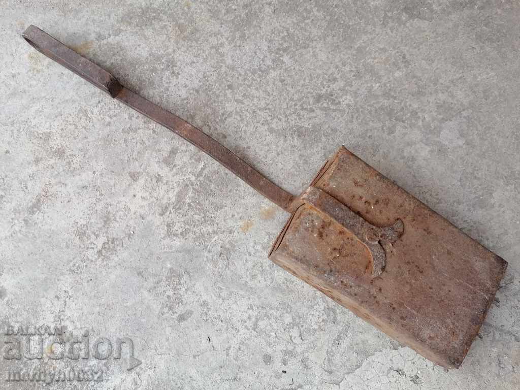 Auction Old forged blade, shovel shovel Auction Old forged blade, shovel shovel
