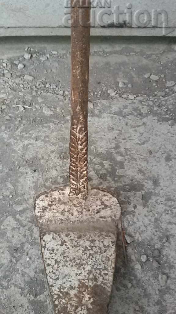 Auction a large old forged rye Auction a large old forged rye