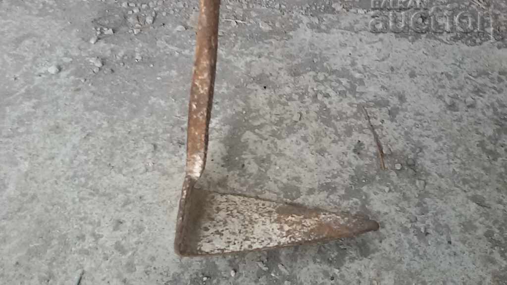 Delivery of a large old forged rye Delivery of a large old forged rye