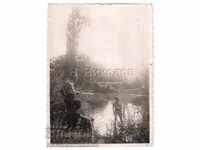 FOTO VECHE DE OMUL RĂULUI CU MUSCHI A694