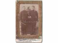 MICĂ FOTO VECHE A MILITARULUI ÎN STUDIO CARTON A697