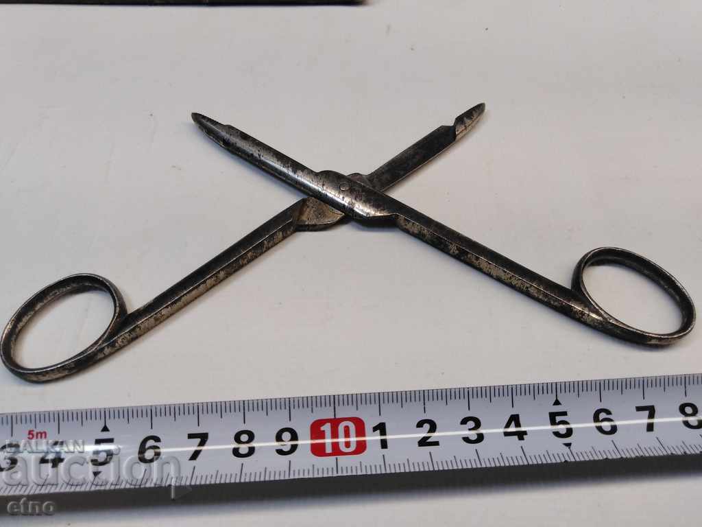 Delivery of OLD SURGICAL INSTRUMENT, SCISSORS Delivery of OLD SURGICAL INSTRUMENT, SCISSORS