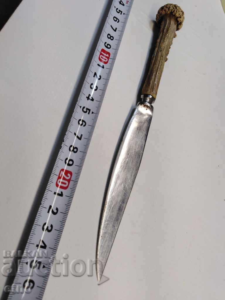 Auction OLD KNIFE WITH RACED HORN Auction OLD KNIFE WITH RACED HORN